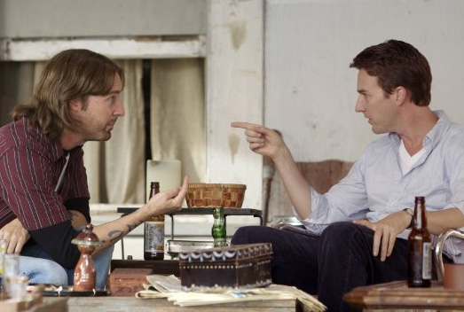 Ed Norton plays identical twin brothers