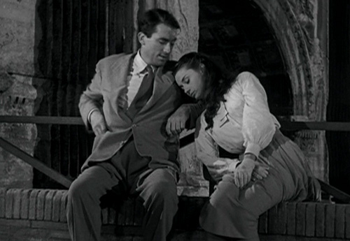 RomanHoliday_AnnLeansOnJoe Roman Holiday - sleepy Princess