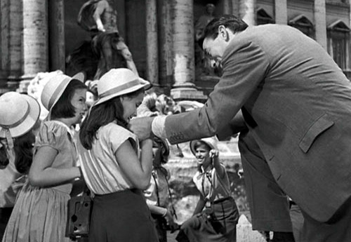 RomanHoliday_StealingCamera Roman Holiday - stealing camera