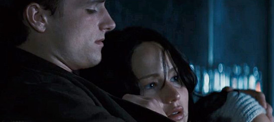 CatchingFire_PeetaComfortsKatniss