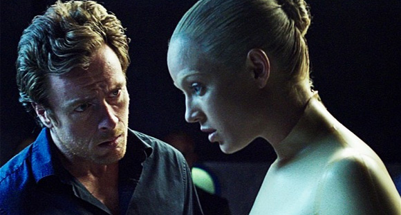 TheMachine_Toby_Caity