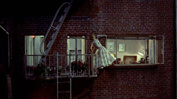 RearWindow_LisaClimbLadder