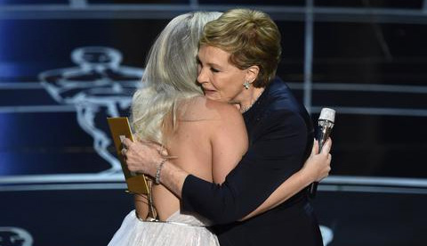 Gaga_Andrews_Oscar15