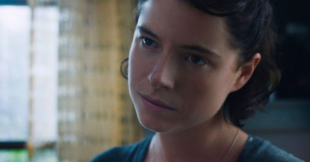 lostdaughter-jessie-buckley