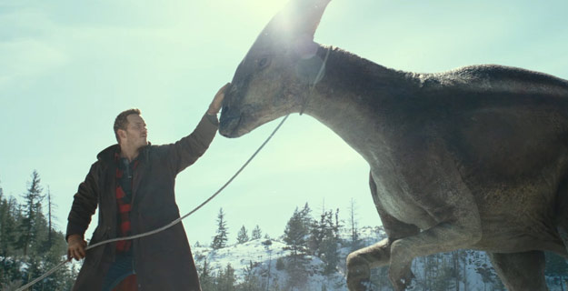 JurassicWorldDominion-lassoing-dino
