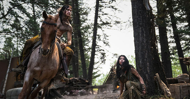 prey-movie-amber-dakota