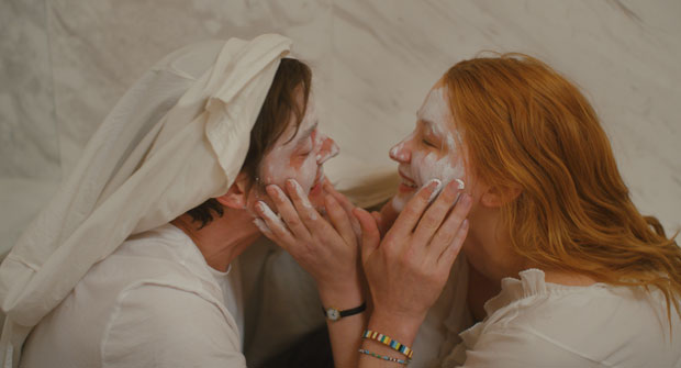 she-is-love-ghost-play