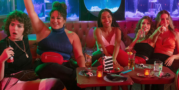 sittinginbarswcake-cakebarring