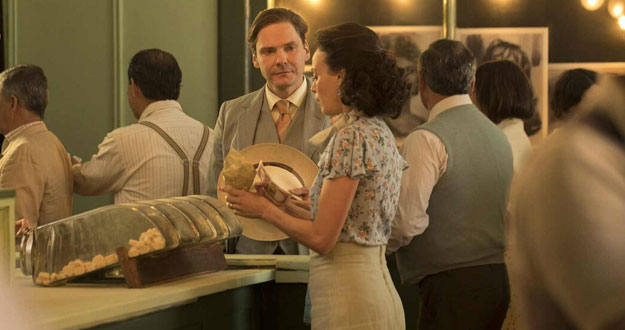 movie-teller-Bruhl-Bejo