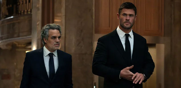Crime 101 - Hemsworth and Ruffalo